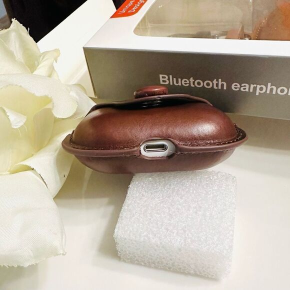 Luxury Leather Airpods Pro Case for 2 & 3. DARK BROWN - Picture 5 of 6